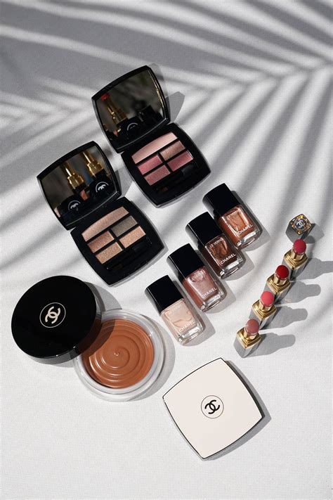 Face Forward – CHANEL Beauty Book 